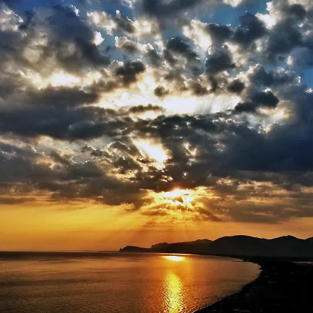 코랄로 호텔 3*